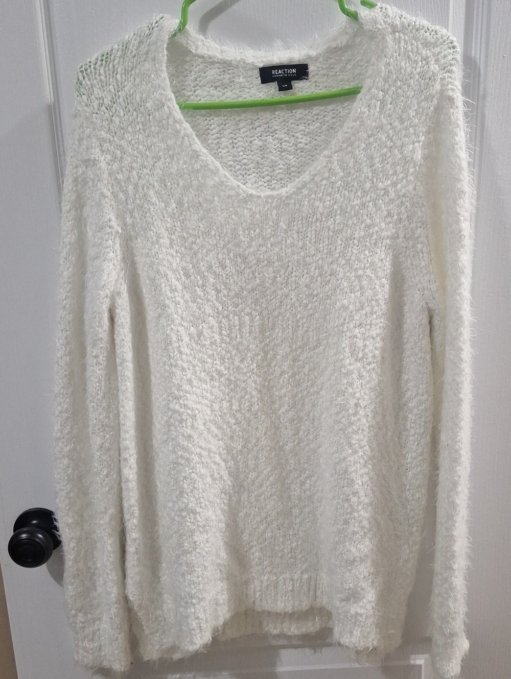 Kenneth Cole Reaction Fuzzy White Cozy V-Neck Women’s Sweater